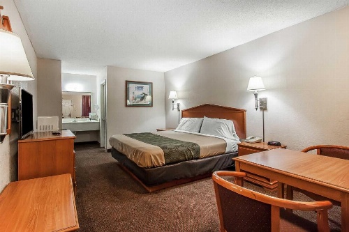 Quality Inn image 1