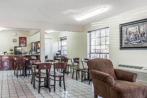 Quality Inn image 13