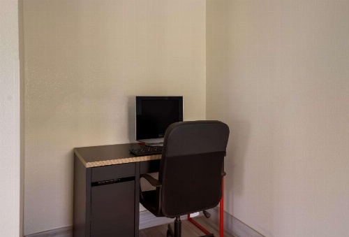 Quality Inn image 3