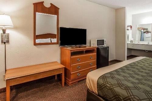 Quality Inn image 40