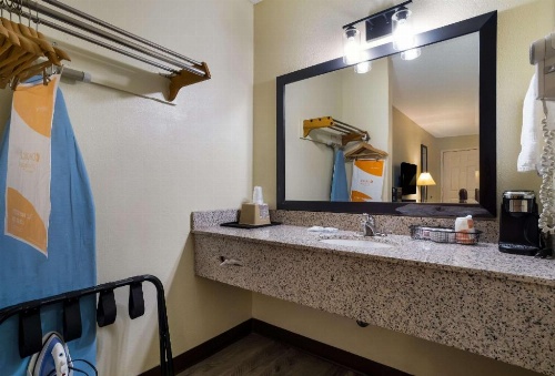 Quality Inn image 44