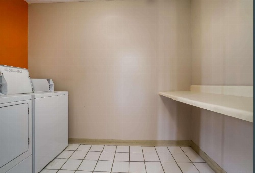 Quality Inn image 7